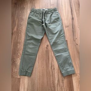 Old Navy Men’s Modern Jogger